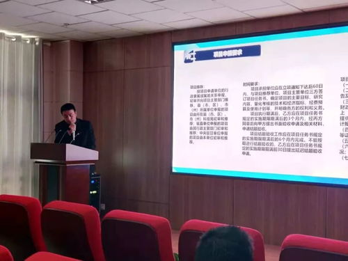 數(shù)字賦能文創(chuàng) 甘肅省文化文物單位文化創(chuàng)意產(chǎn)品開發(fā)現(xiàn)場(chǎng)會(huì)嘉賓考察敦煌創(chuàng)客夢(mèng)工場(chǎng)